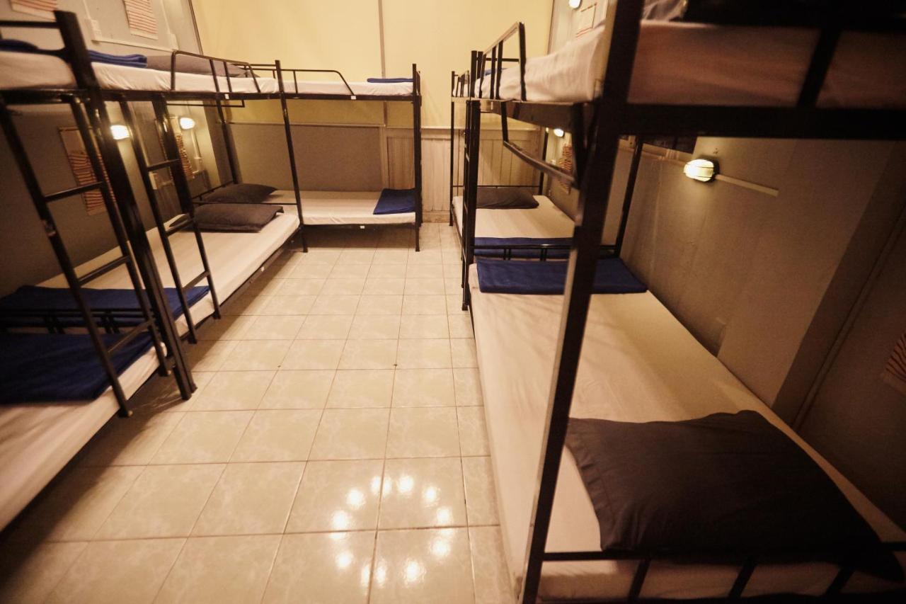 Dream Station - Saigon Hostel Ho Chi Minh City Bagian luar foto